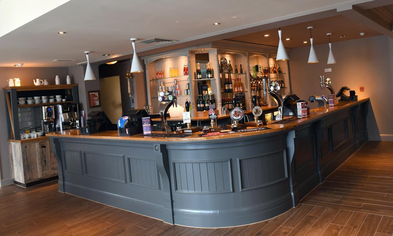 Spread Eagle, Gailey By Marston'S Inns Exteriör bild